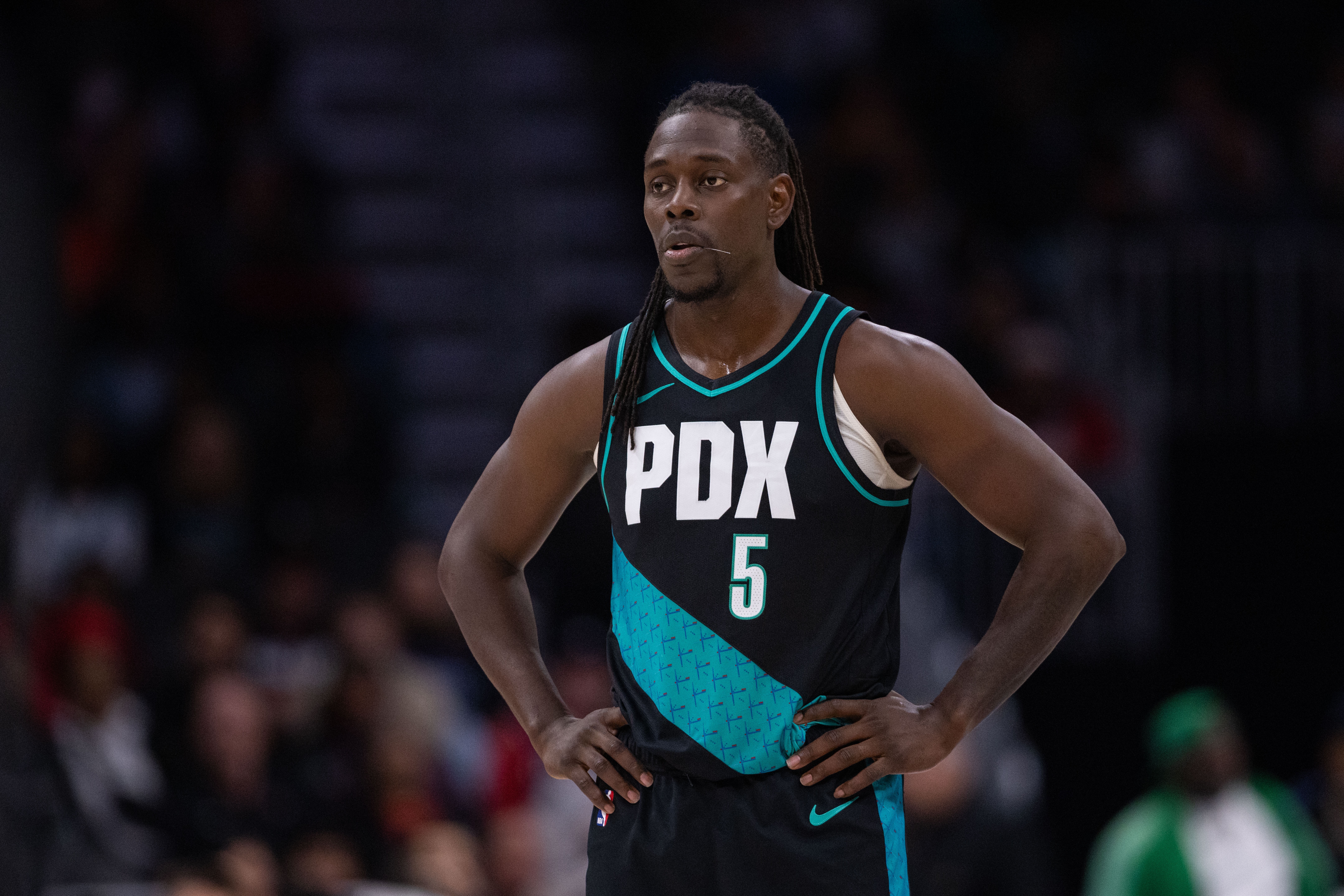 乐鱼体育官方网站-35岁266天!霍勒迪刷新单场35分10助&真实命中率90%+最老纪录