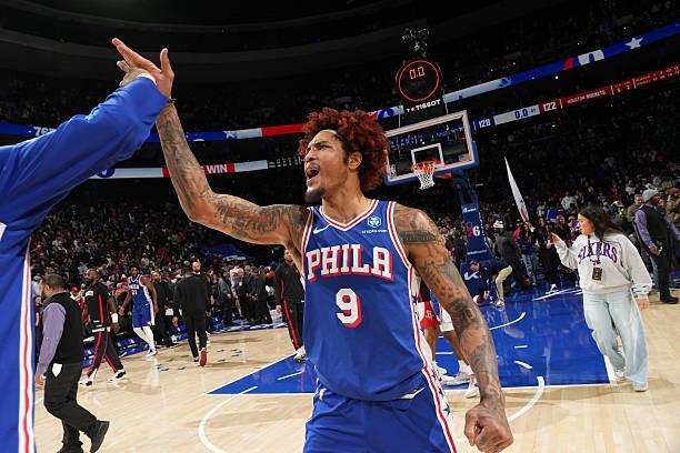 乐鱼体育-常规时间遭关键误判,乌布雷赛后秀中文:兄弟萌,正义必胜