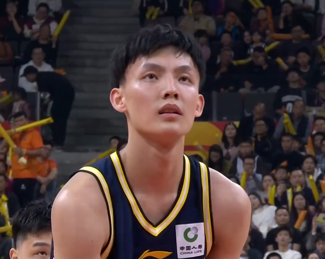 乐鱼网站-广东今日早报!徐杰完成国家队报到,杜锋官宣高升,小崔复出预告